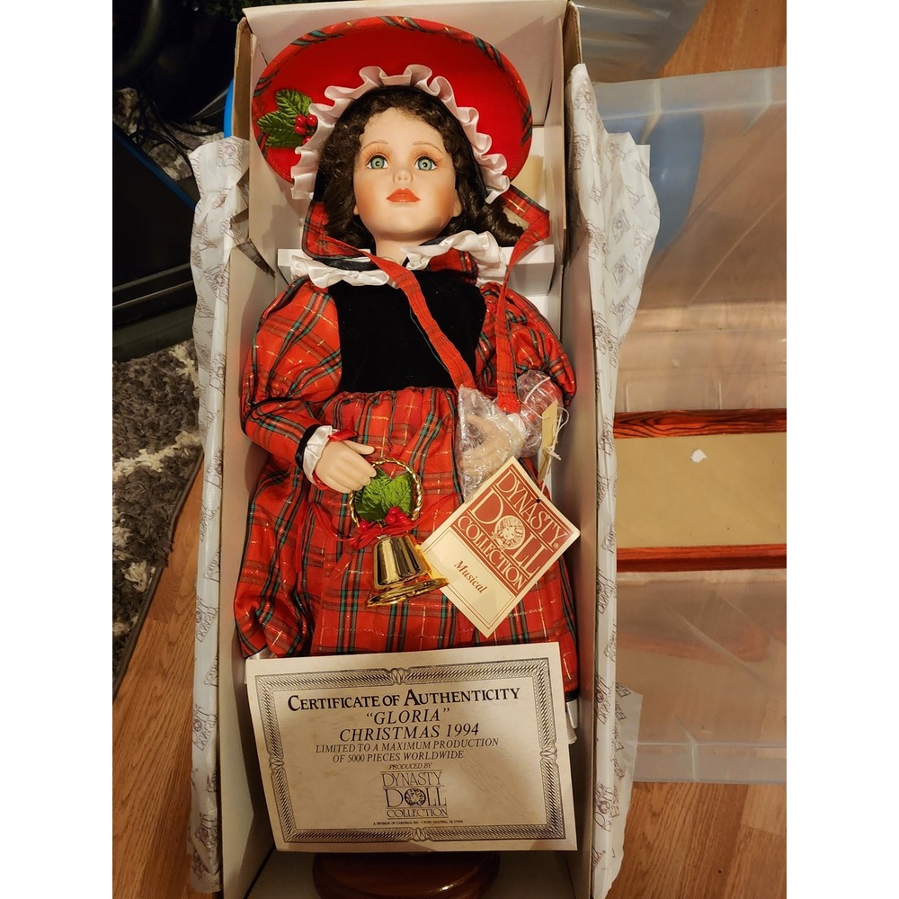 Dynasty Doll Collection Gloria Christmas 1994 Musical Porcelain Doll Limited Ed